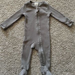 Mebie baby ribbed 3-6 zip sleeper